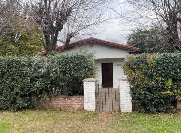 Casa · 150m² · Casa Chalet en Venta en Manzanares, Pilar, G. B. a. Zona Norte