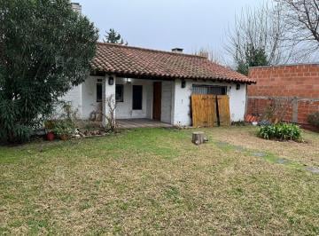 Casa · 110m² · 5 Ambientes · Casa Chalet en Venta en Pilar Centro, Pilar, G. B. a. Zona Norte