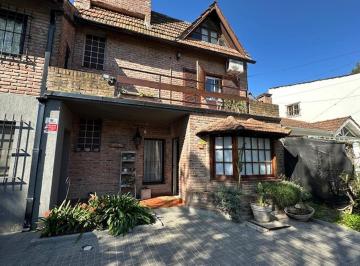 Casa · 250m² · 5 Ambientes · 2 Cocheras · Casa a La Venta en Don Torcuato