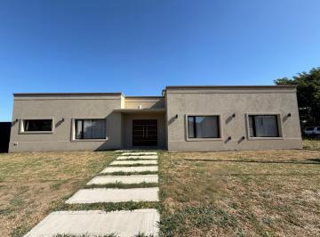 Casa · 106m² · 3 Ambientes · 1 Cochera · Casa - General Madariaga