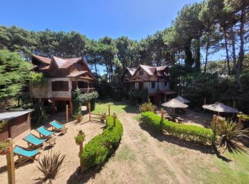Casa de 18 ambientes, Nueva Atlantis · Complejo Vacacional de 6 Cabañas en Nueva Atlantis