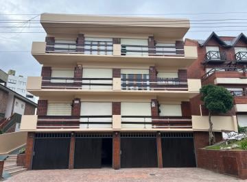 Frente · Hermoso Departamento de 2 Ambientes con Gas Natural y Cochera Zona Centro