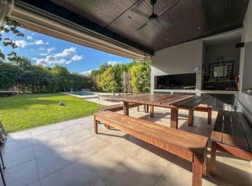 Casa · 210m² · 4 Ambientes · 2 Cocheras · Casas - Casa - Grand Bourg, Gran Bs. As. Noroeste