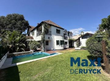 Casa · 403m² · 6 Ambientes · 2 Cocheras · Importante Chalet en La Barranca de Quilmes