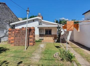Casa · 180m² · 5 Ambientes · 1 Cochera · Se Vende Casa de 2 Dorm en Villa Allende!