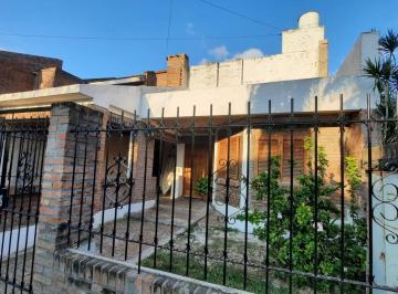 Casa · 191m² · 3 Ambientes · 1 Cochera · Vta de Casa en Guadalupe Terreno 9x35 Piedras 7940