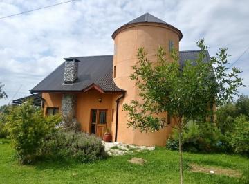 Casa · 139m² · 5 Ambientes · Hermoso Chalet en Venta en Haras Latina, Barrio Sin Expensas. Tristán Suárez, Ezeiza.