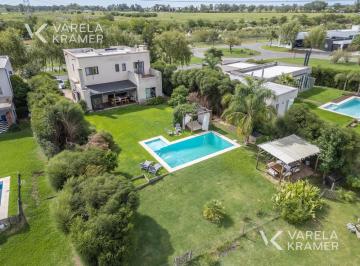 Casa · 207m² · 5 Ambientes · 2 Cocheras · Casa en Venta en Barrio Cerrado San Benito, Villanueva Tigre