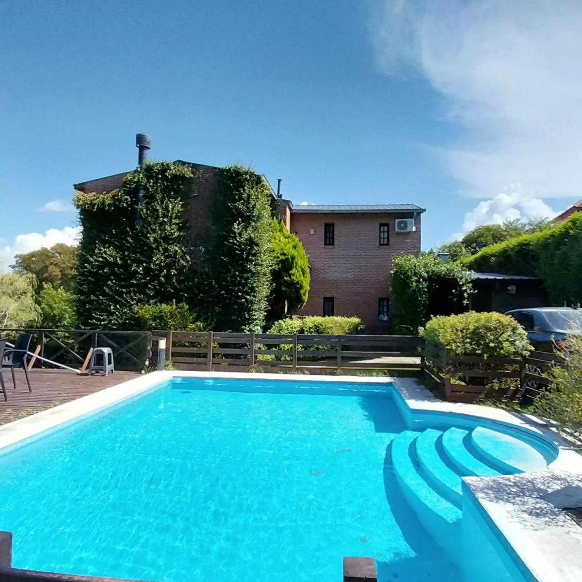 Importante Y solido chalet en sierra de los padres. Zona: balcon del golf.