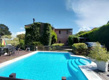 Casa de 6 ambientes, Mar del Plata · Retasado - Chalet en Venta en Sierra de Los Padres. Gas Natural - Apto Credito