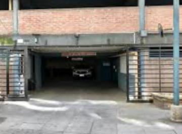 Garage , Barrio Norte · Cochera Fija en Laprida 1980 (Entre Melo Ypeña) Ideal Para Auto Mediano o Chico