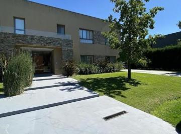 Casa de 5 ambientes, Pilar · Casa en Venta en La Lomada - 3 Dorm. - Hirusta Propiedades