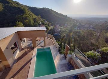 Casa · 730m² · 5 Ambientes · 2 Cocheras · Casa - Villa Carlos Paz