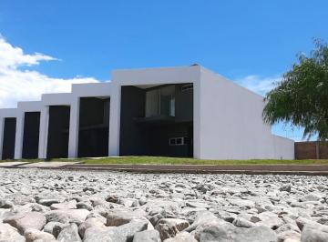 Departamento · 145m² · 5 Ambientes · 1 Cochera · Departamento en Venta