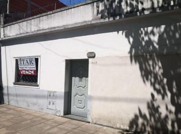 Casa de 4 ambientes, Villa Soldati · Vende Casa en Portela 3051