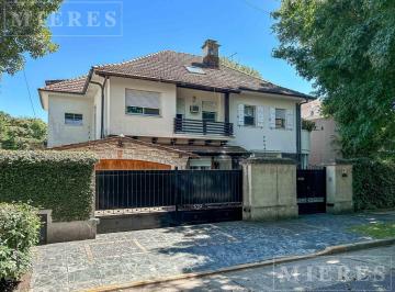 Casa · 438m² · 5 Ambientes · 1 Cochera · Excelente Entorno y Arboleda Casa en Venta - Beccar, Vías a Av Libertador