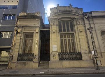 Local comercial · 241m² · 10 Ambientes · Local en Calle Congreso 347