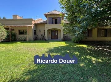 Quinta vacacional · 280m² · 5 Ambientes · 2 Cocheras · Casa Quinta en Venta en Carmen de Areco, Provincia, Buenos Aires
