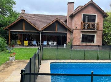 Casa · 183m² · 5 Ambientes · 2 Cocheras · Oportunidad! Excelente Casa en St Thoma Sur