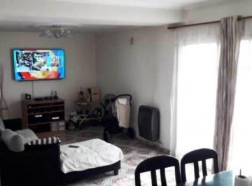 Departamento · 90m² · 4 Ambientes · Al Frente - 105 m² - Balcon - Patio - Sin Expensas - Muy Luminoso - Orientacion Este
