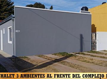 Casa de 3 ambientes, Mar del Tuyú · Calle 6 E/80 y 81 Mar del Tuyú Chalet a Estrenar Vende Sara Zapata Inmobiliaria