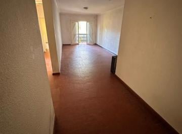 Departamento · 87m² · 4 Ambientes · 1 Cochera · Departamento Cuatro Ambientes