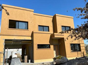 Casa · 199m² · 11 Ambientes · 2 Cocheras · Venta Casa 3 Dorm. Premiun en Las Casuarinas