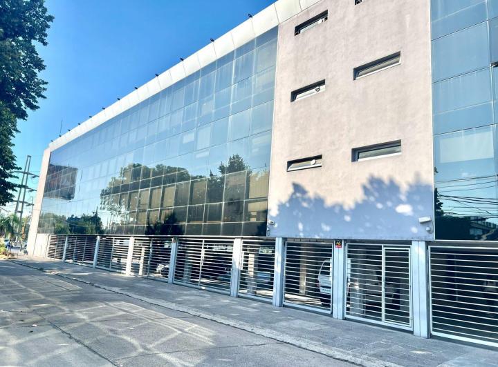 Oficina comercial · 135m² · 1 Ambiente · 3 Cocheras