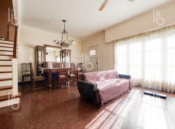 Casa · 200m² · 5 Ambientes · 1 Cochera · Chalet 5amb Depto 3 Amb Gascon 3200