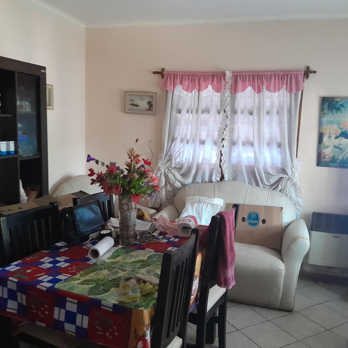 Chalet 3 amb. con garaje y parque — Malvinas Argentinas