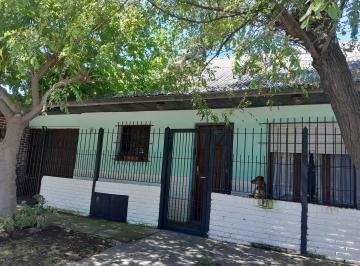 Casa de 3 ambientes, Mar del Plata · Chalet 3 Amb. Garaje, Parque + Casa 2 Amb. Estado de Israel Al 500