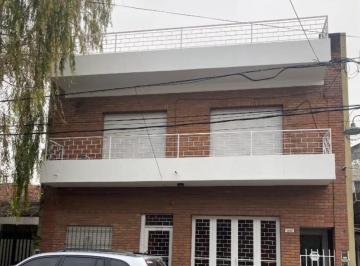 Casa · 250m² · 5 Ambientes · 2 Cocheras · Venta. Casa 5 Ambientes en José Ingenieros, Tres de Febrero, Buenos Aires
