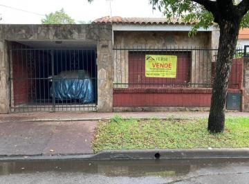 Casa de 8 ambientes, Rosario · Barrio La Florida/ Francisco Miranda. 3829