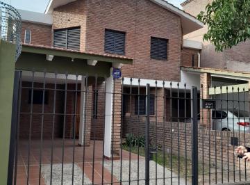Casa de 2 ambientes, Córdoba · Hermoso Duplex en Alquiler 2 Dorm. C/coch. Alberdi