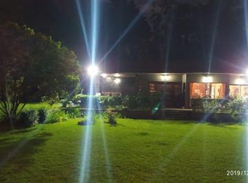 Casa de 5 ambientes, José C Paz · Excelente Casa Quinta con Hermoso Parque y Piscina