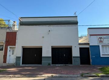 Casa de 10 ambientes, Rosario · Venta 2 Casas Muy Amplias de 2 Dorm. con Cocheras y Patio en Nansen 686