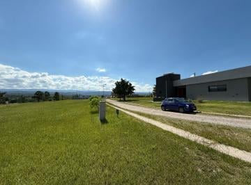 Terreno · 1713m² · Carlos Paz Golf Country Club - Gran y Exclusivo Lote en Altura con Vista Al Golf - 1era Etapa