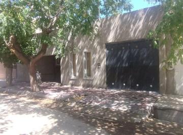 Casa · 140m² · 5 Ambientes · 2 Cocheras · Amplia Casa en Construcción Venta Rodeo D La Cruz