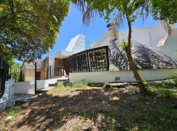 Casa · 267m² · 5 Ambientes · 1 Cochera · Oportunidad! Parque Velez Sarsfield Casa de 3 Dorm C/pileta