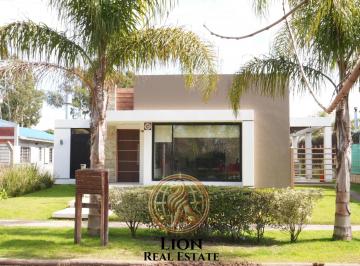 Casa · 106m² · 3 Ambientes · 1 Cochera · Venta Casa Mar de Ajo Barrio San Rafael Gas Natural con Radiadores