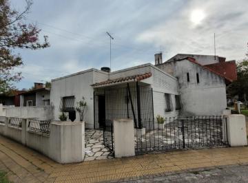Casa · 150m² · 3 Ambientes · 1 Cochera · Casa 3 Amb + Depto 2 Amb en Ituzaingo Norte