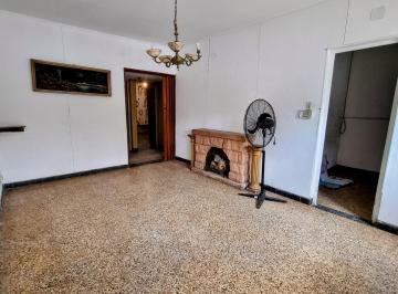 Casa de 5 ambientes, Rosario · Casa 2 Dorm. con Patio y Garage - Zona Norte.
