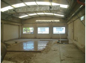 Bodega-Galpón · 606m² · Excelente Edificio en 2 Plantas Apto Todo Destino