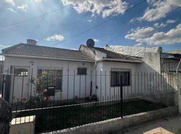 Casa · 229m² · 3 Ambientes · 1 Cochera · Casa en Venta