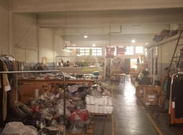 Bodega-Galpón · 450m² · 4 Cocheras · Inmueble Industrial en Excelente Ubicación