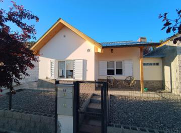 Casa de 2 ambientes, Esquel · Venta Casa 2 Ambientes Amplio Patio. Barrio Arco II Esquel