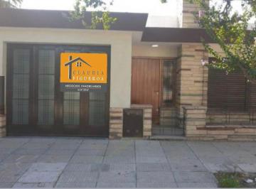 Casa de 3 ambientes, Ituzaingó · Casa de 3 Amb. en Ituzaingo con Galpón en Excelente Ubicacion