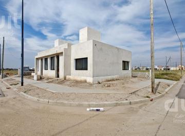 Casa · 72m² · 4 Ambientes · 1 Cochera · Duplex 2 Dorm.! Entrega en Mayo en Cuestas de Manantiales