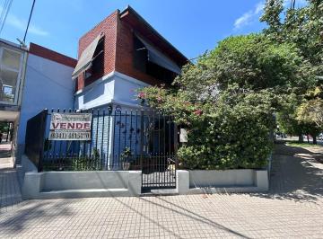 Casa · 124m² · 3 Ambientes · Rueda 1899, Esquina Dorrego, 2 Dorm., Quincho.