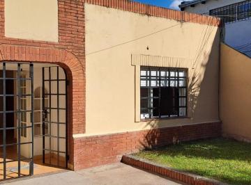 PH · 75m² · 3 Ambientes · 1 Cochera · Casa de 3 Ambientes en Alquiler en Temperley con Cochera.